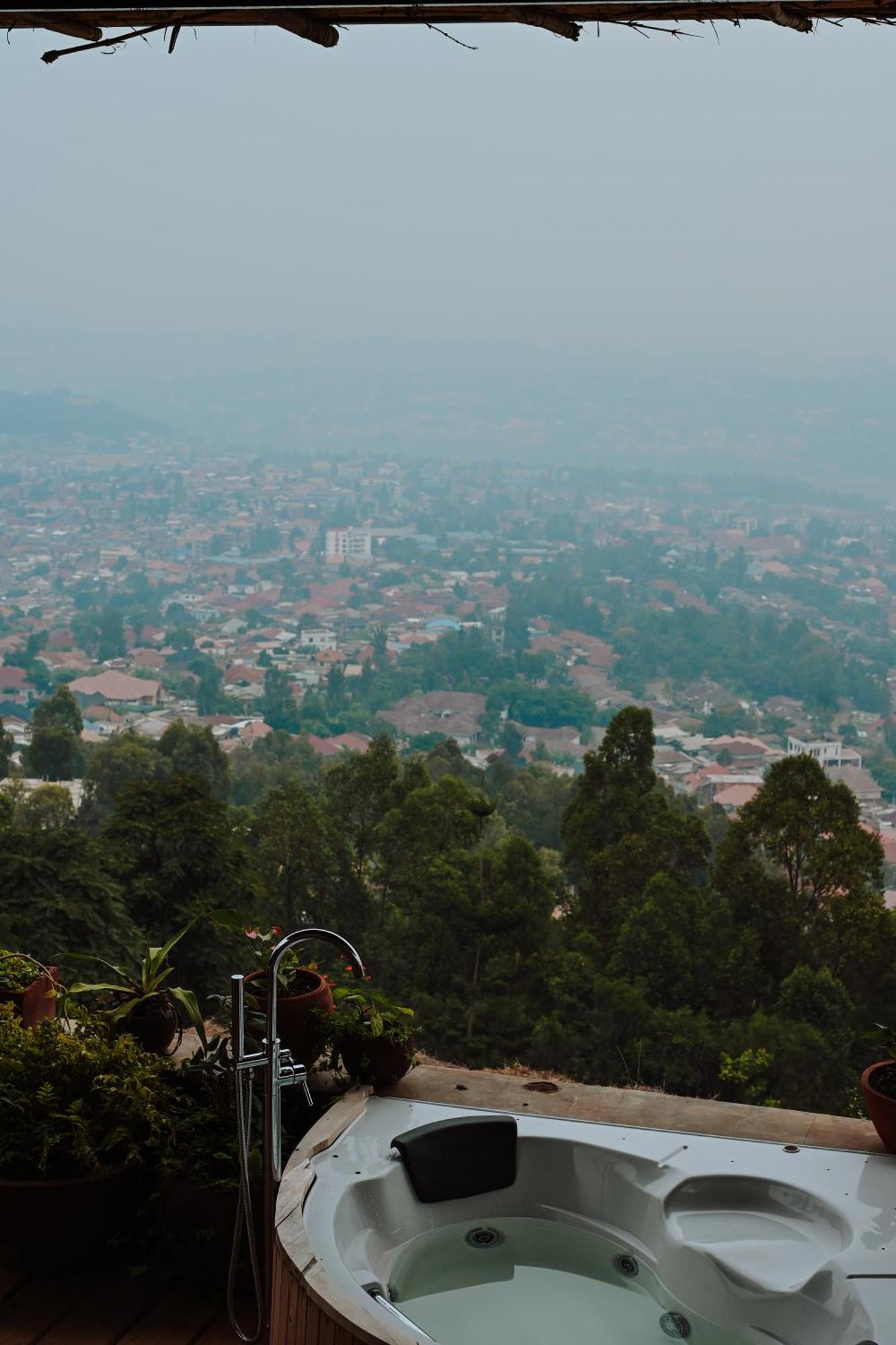 Eagle View Lodge - Kigali Esterno foto